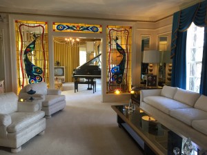 Inside Elvis' living room